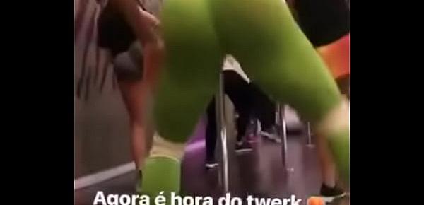  Gracyanne barbosa rebolando seu rabao sarado